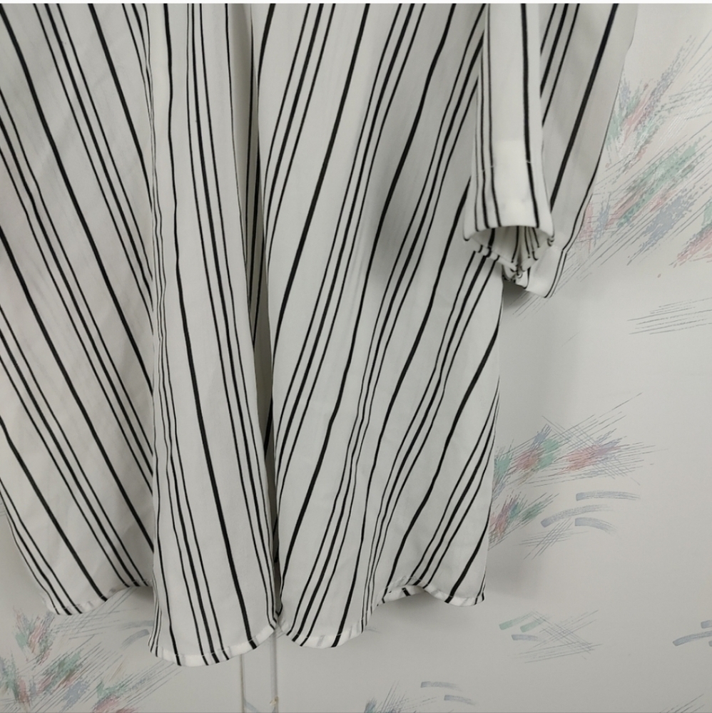 Sienna Sky Striped Cold Shoulder Top V-neck Short Sleeve Small - Picture 4 of 10